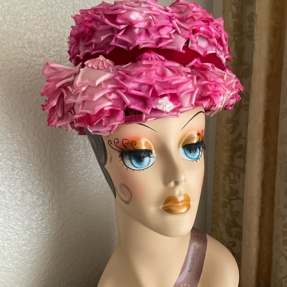 Vintage pink Hat petals rose